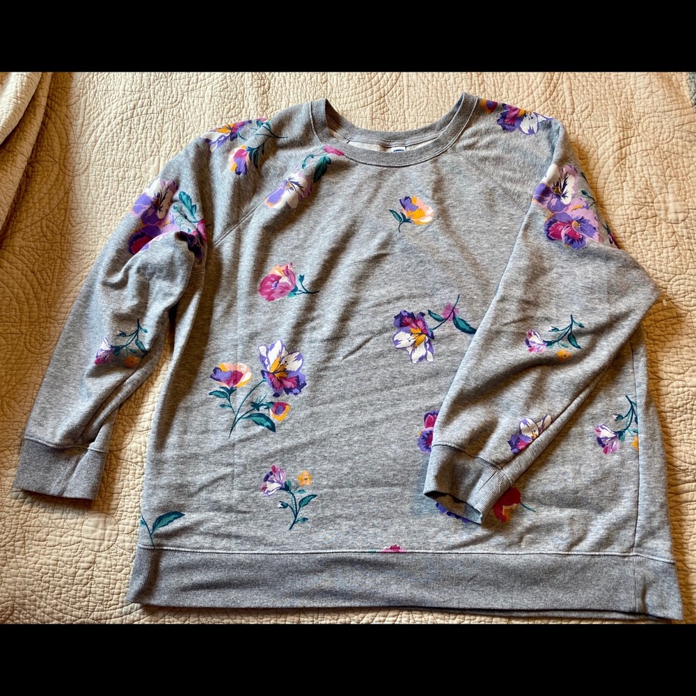 Old Navy sweatshirt cute flower print, Comfy!!!!!!